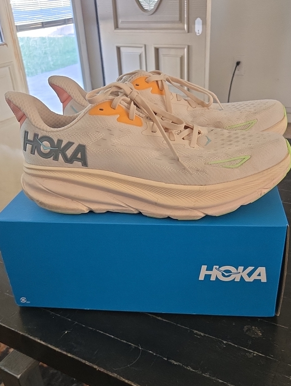 Womens HOKA Clifton 9